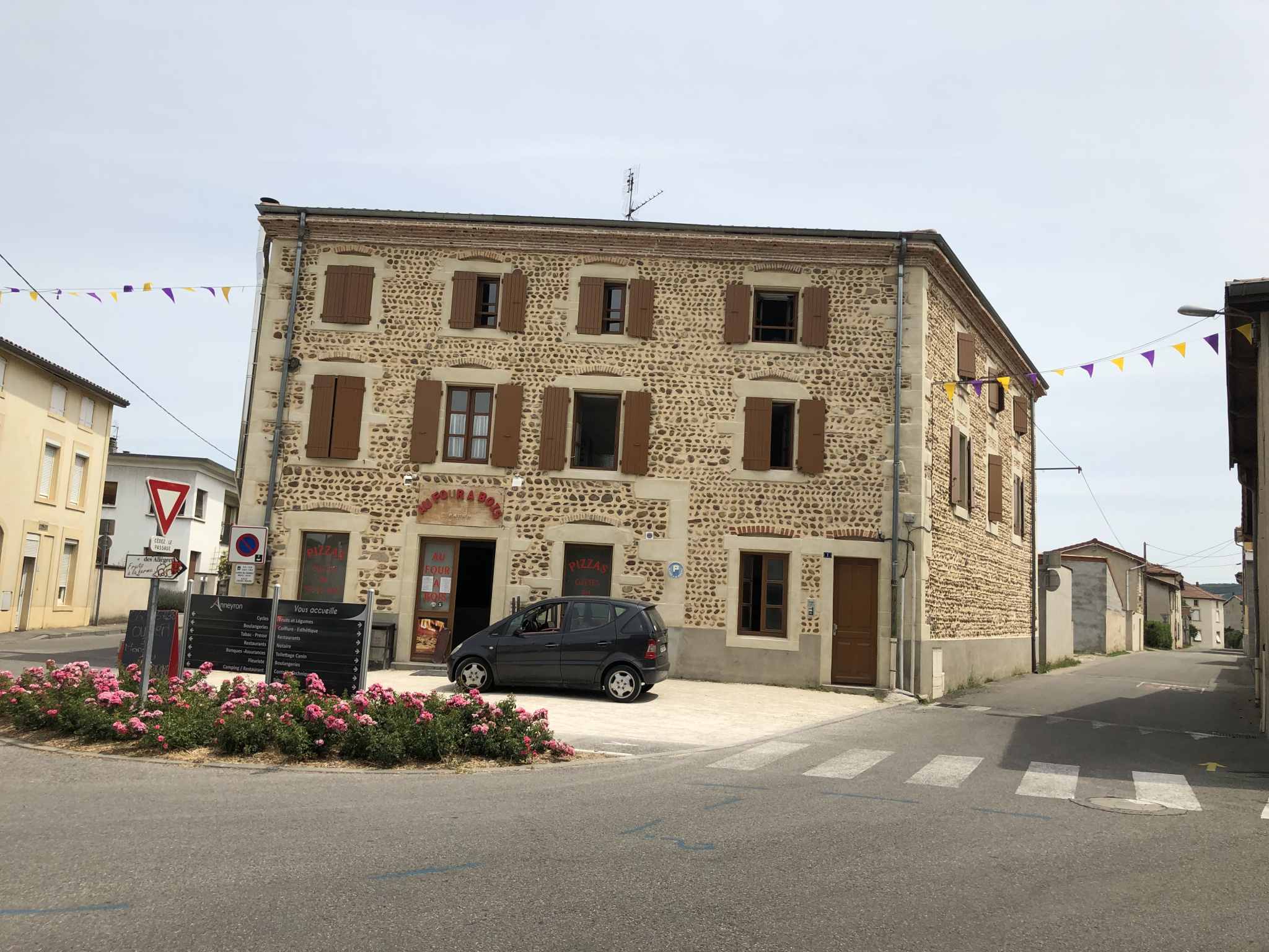 location ANNEYRON CENTRE